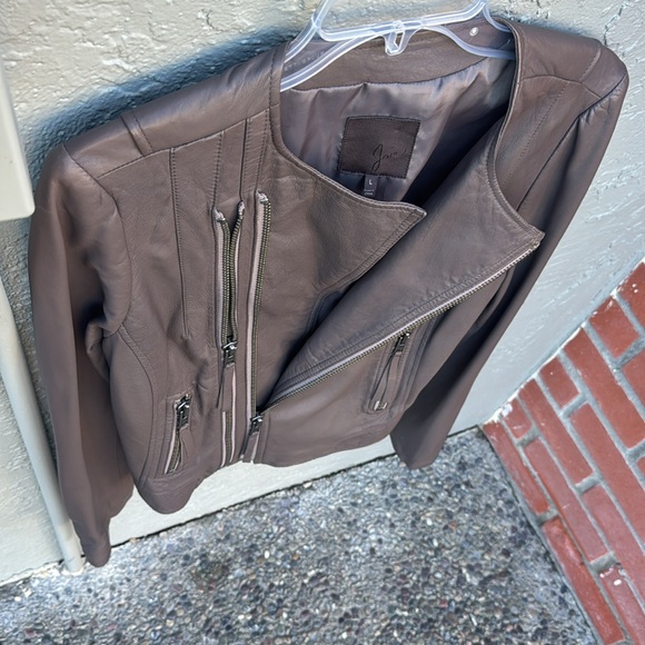 Joie Women’s Taupe Leather Jacket size Large - Picture 3 of 9
